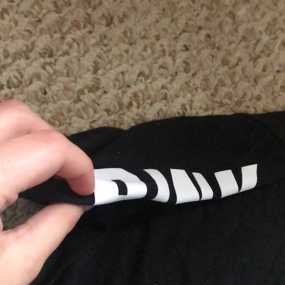 Pink/vs shirt - Picture 4 of 4